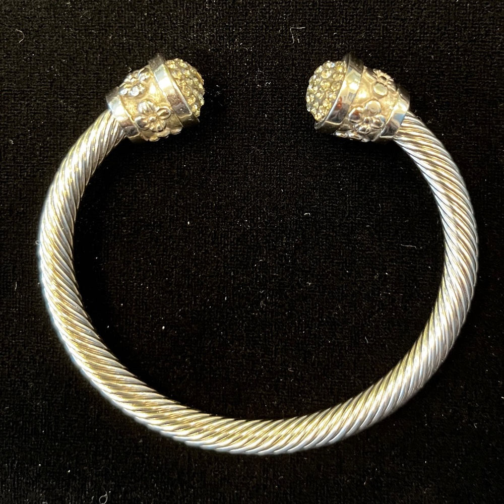 Cable bracelet